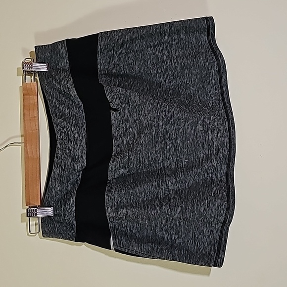 Champion Black & Gray Skorts Sise M - Picture 4 of 7